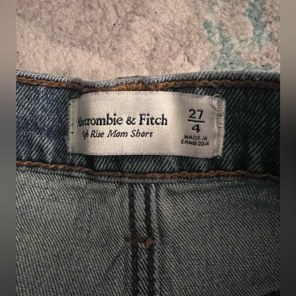 Abercrombie & Fitch Denim High Rise Mom Shorts Like New 27/4 - Picture 3 of 3